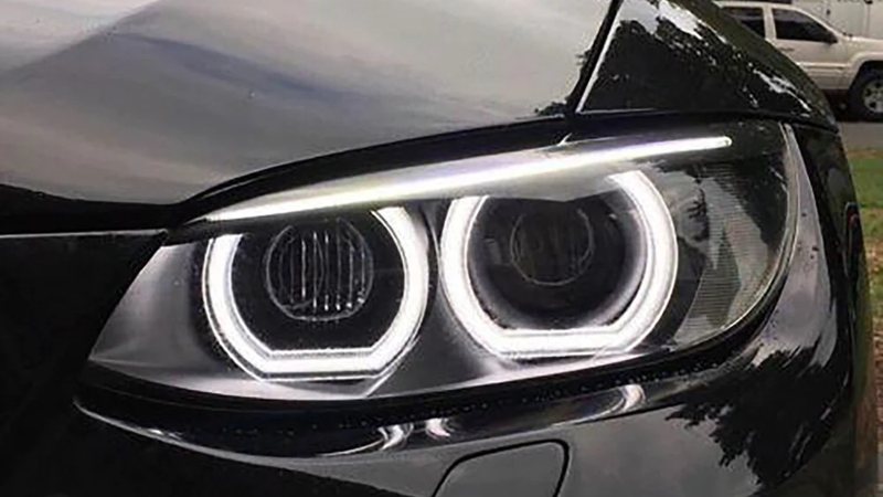 BMW E90/E91 DTM M4 Style Angel Eyes karika közelről