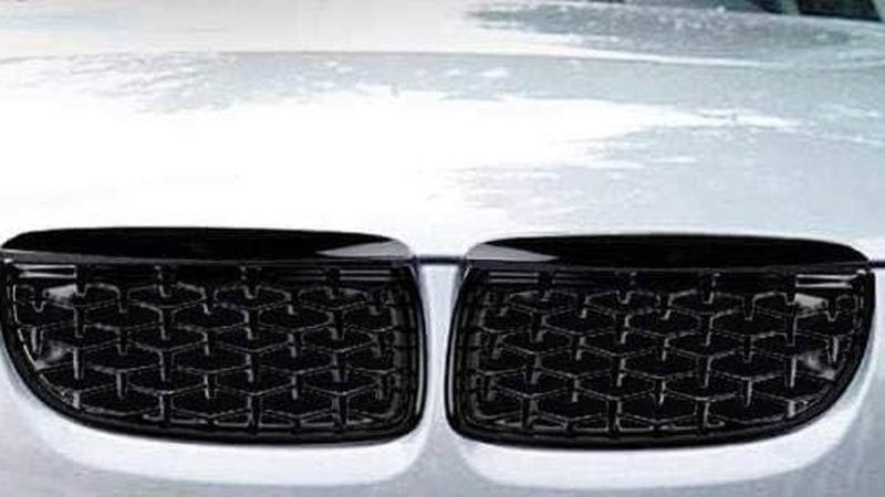 BMW E90/E91 Diamond Style fényes fekete vesével