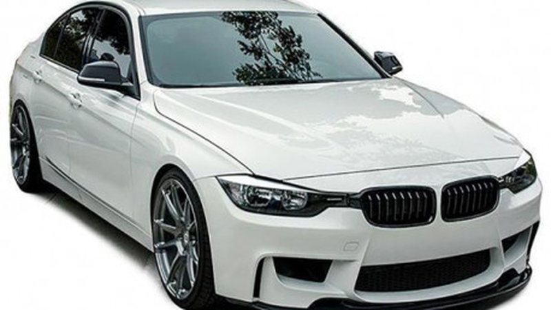 BMW F30 M-Performance fényes fekete vesével