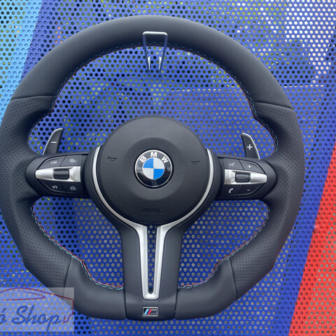 BMW F10 M Sport M5 F1 kormánykerék kék-piros varratokkal