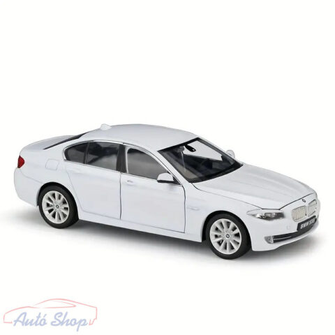 BMW F10 1:24 modellautó fehér (Welly)